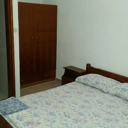 Marina's Apartahotel 3*