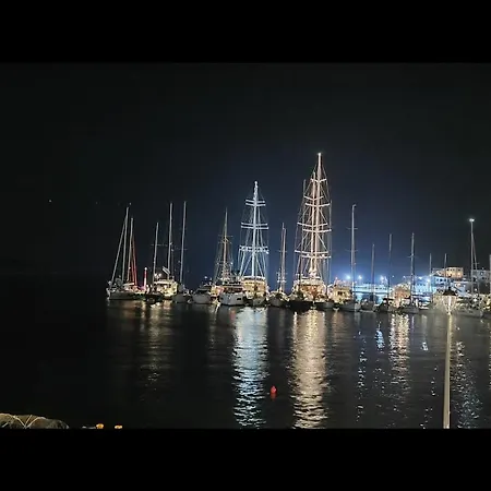 Marina's 3*